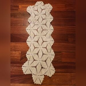 Vintage Crocheted Off White Table Runner Dresser Scarf